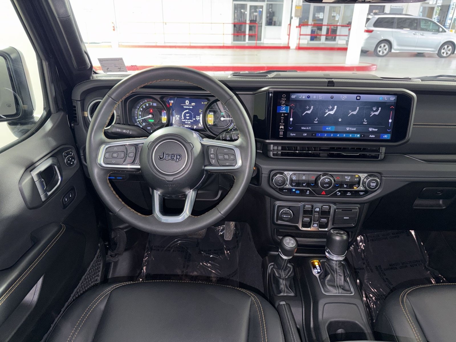 Used 2024 Jeep Wrangler Unlimited Sahara w/ Technology Group AWD/4WD image 16