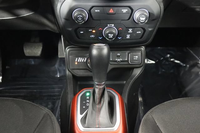 Used 2018 Jeep Renegade Trailhawk w/ Safety & Security Group AWD/4WD image 28