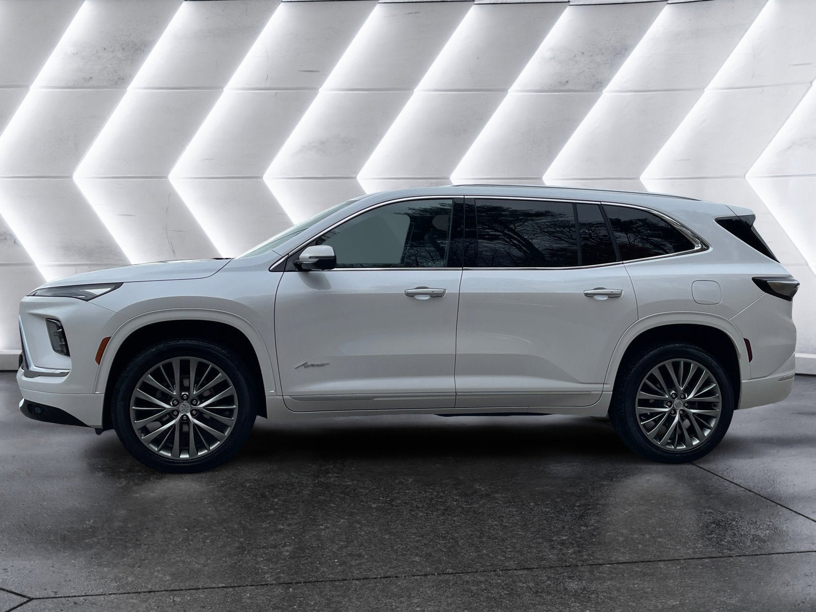 Certified 2025 Buick Enclave Avenir AWD/4WD image 3