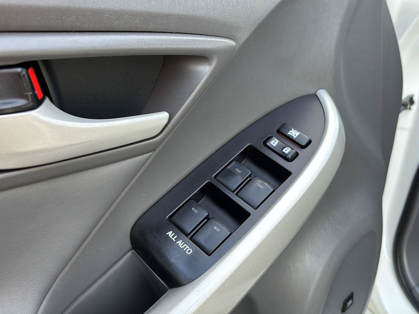 Used 2010 Toyota Prius Four w/ Solar Roof Pkg FWD image 22