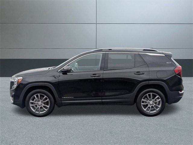 Used 2024 GMC Terrain SLT image 3