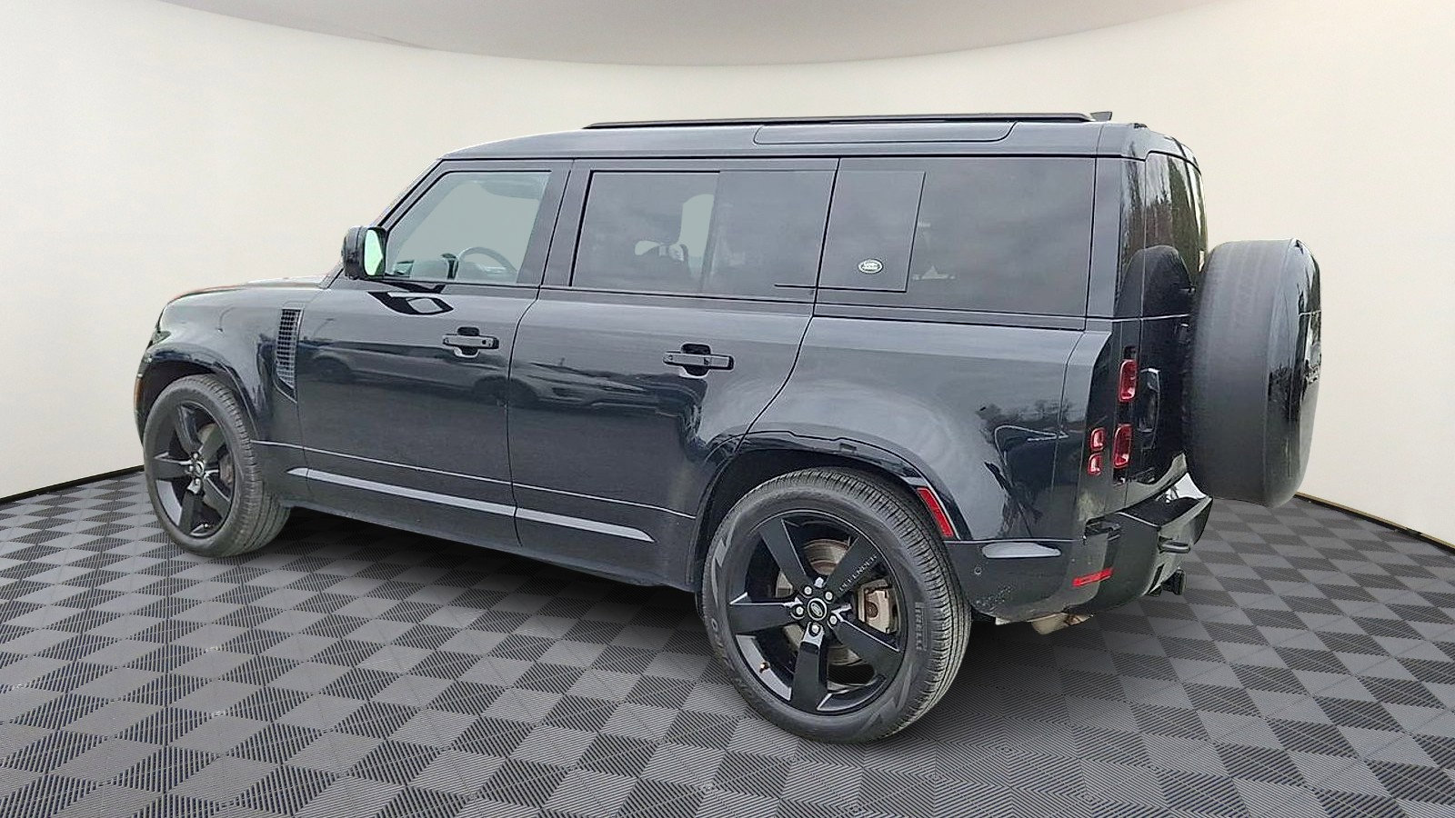 Certified 2023 Land Rover Defender 110 X-Dynamic SE image 6