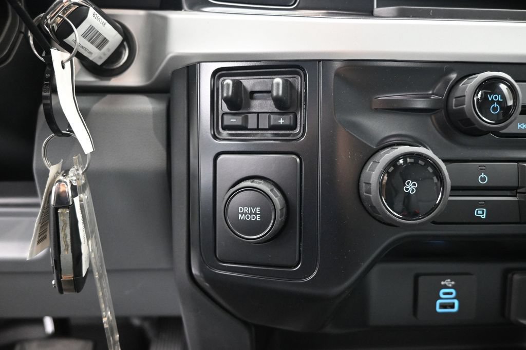 New 2026 Ford F350 XL w/ XL Chrome Package RWD image 16