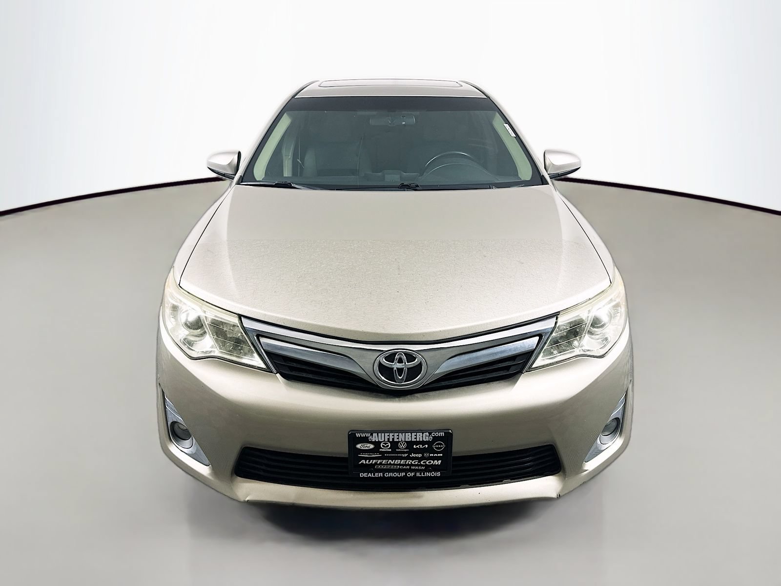 Used 2014 Toyota Camry XLE FWD image 2