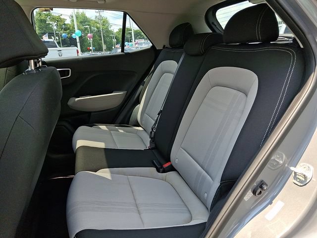 Used 2022 Hyundai Venue SEL FWD image 10