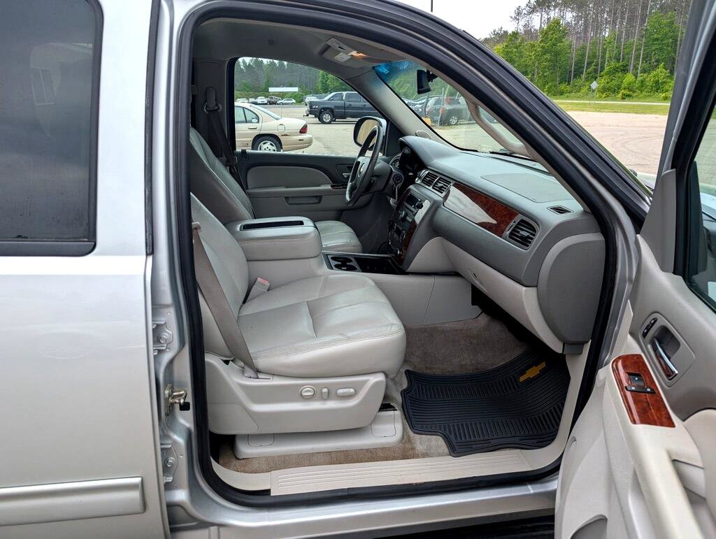 Used 2012 Chevrolet Suburban LT w/ Luxury Package image 15