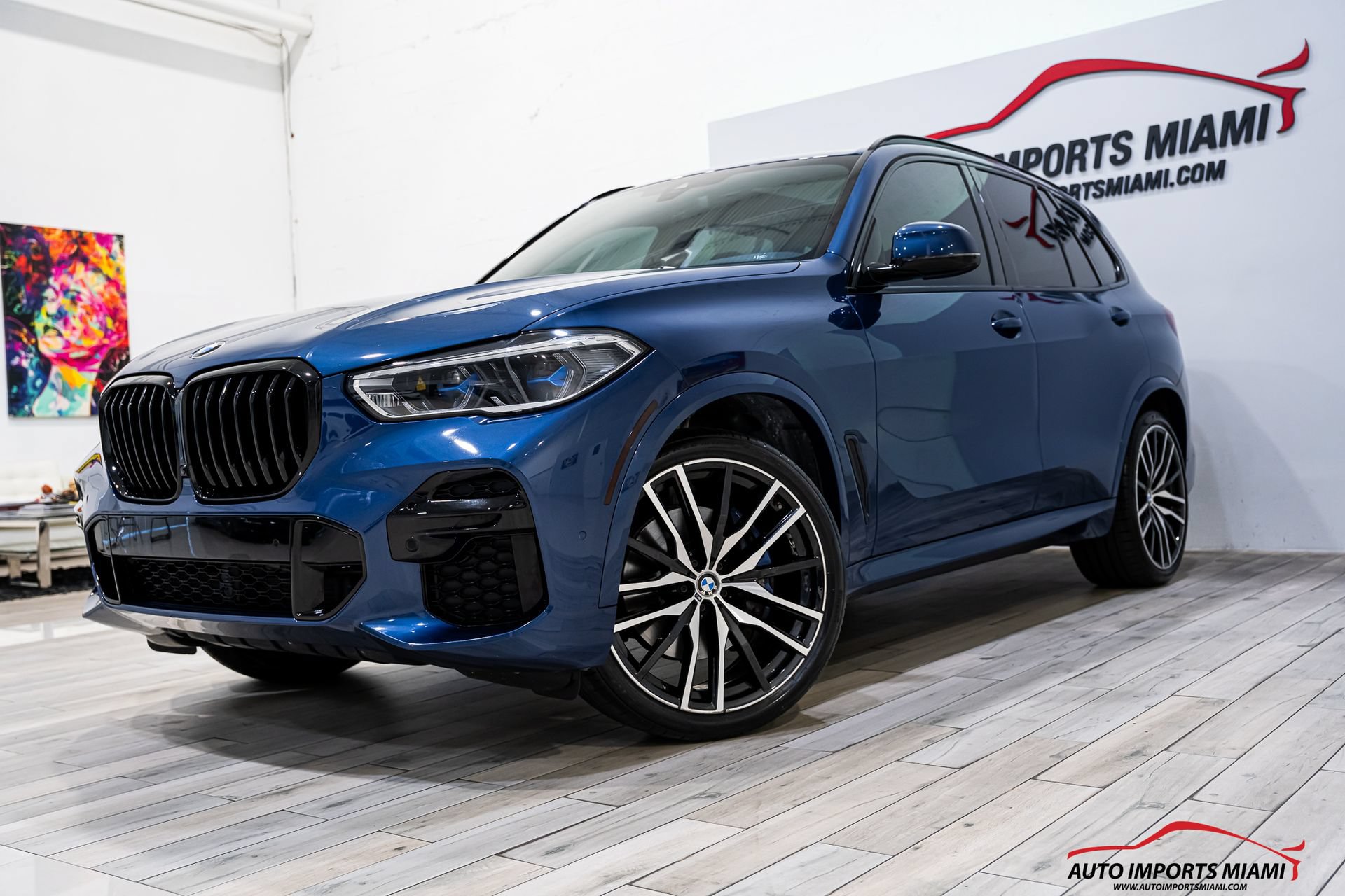 Used 2022 BMW X5 xDrive40i w/ M Sport Package AWD/4WD image 3