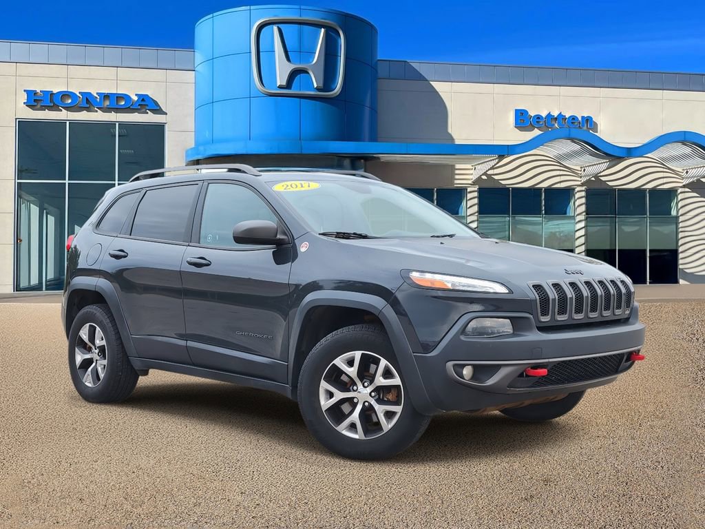 Used 2017 Jeep Cherokee Trailhawk w/ Comfort & Convenience Group AWD/4WD image 1