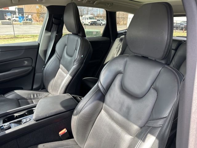 Used 2022 Volvo XC60 B5 Inscription FWD image 8