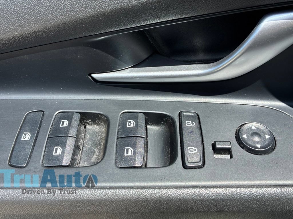 Used 2024 Hyundai Elantra Limited FWD image 21