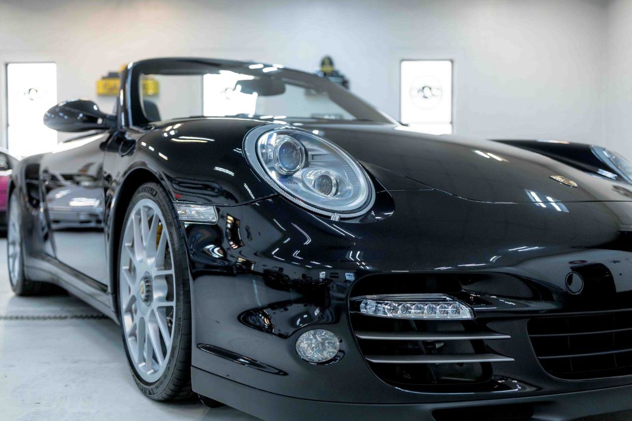 Used 2011 Porsche 911 Turbo S image 18