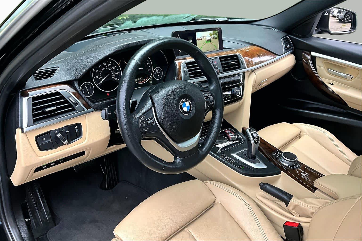 Used 2018 BMW 330i xDrive Sedan AWD/4WD image 17