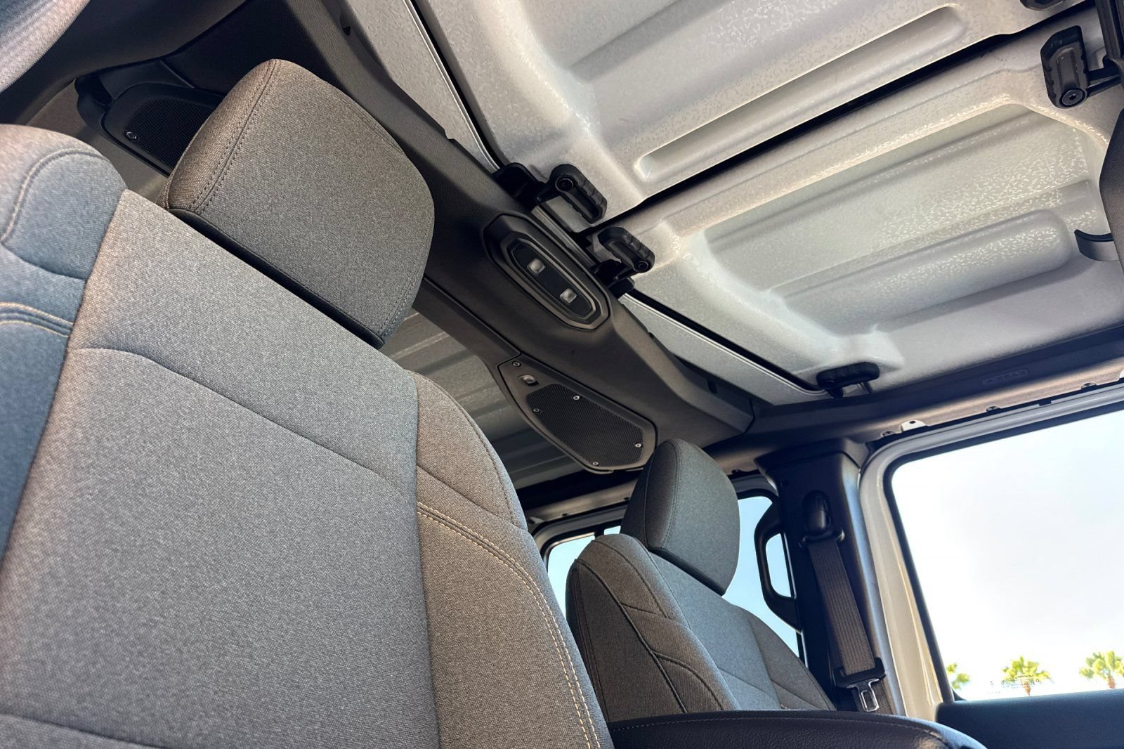 Used 2025 Jeep Wrangler Unlimited Sport S 4xe AWD/4WD image 17