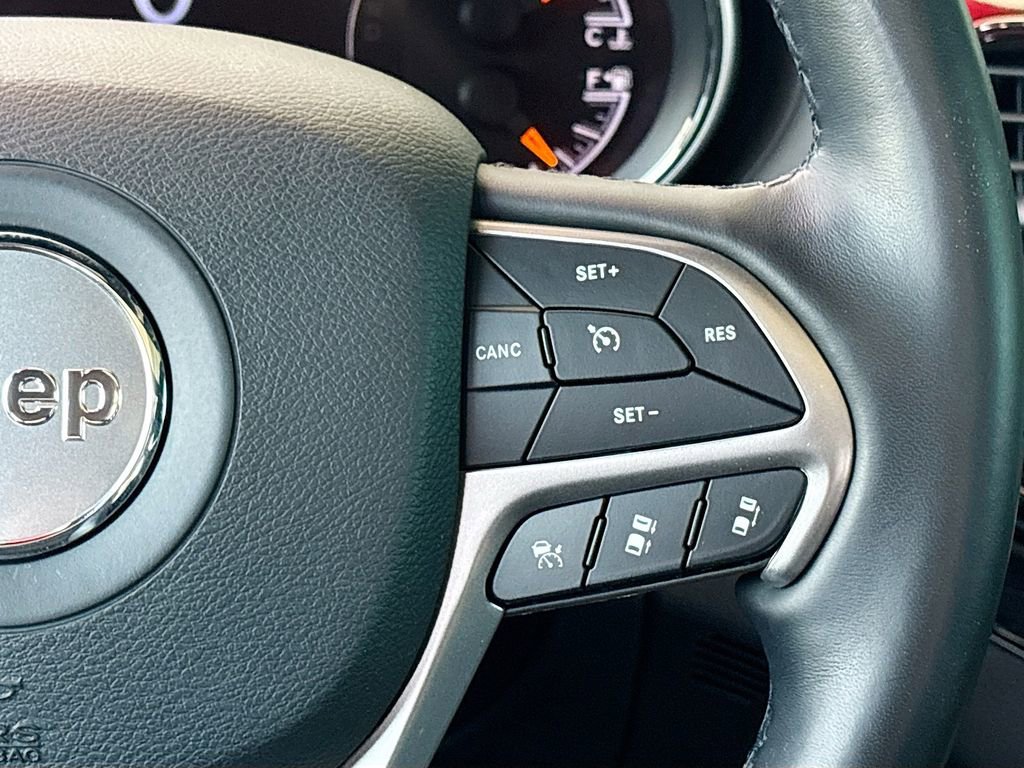 Used 2020 Jeep Grand Cherokee High Altitude AWD/4WD image 12