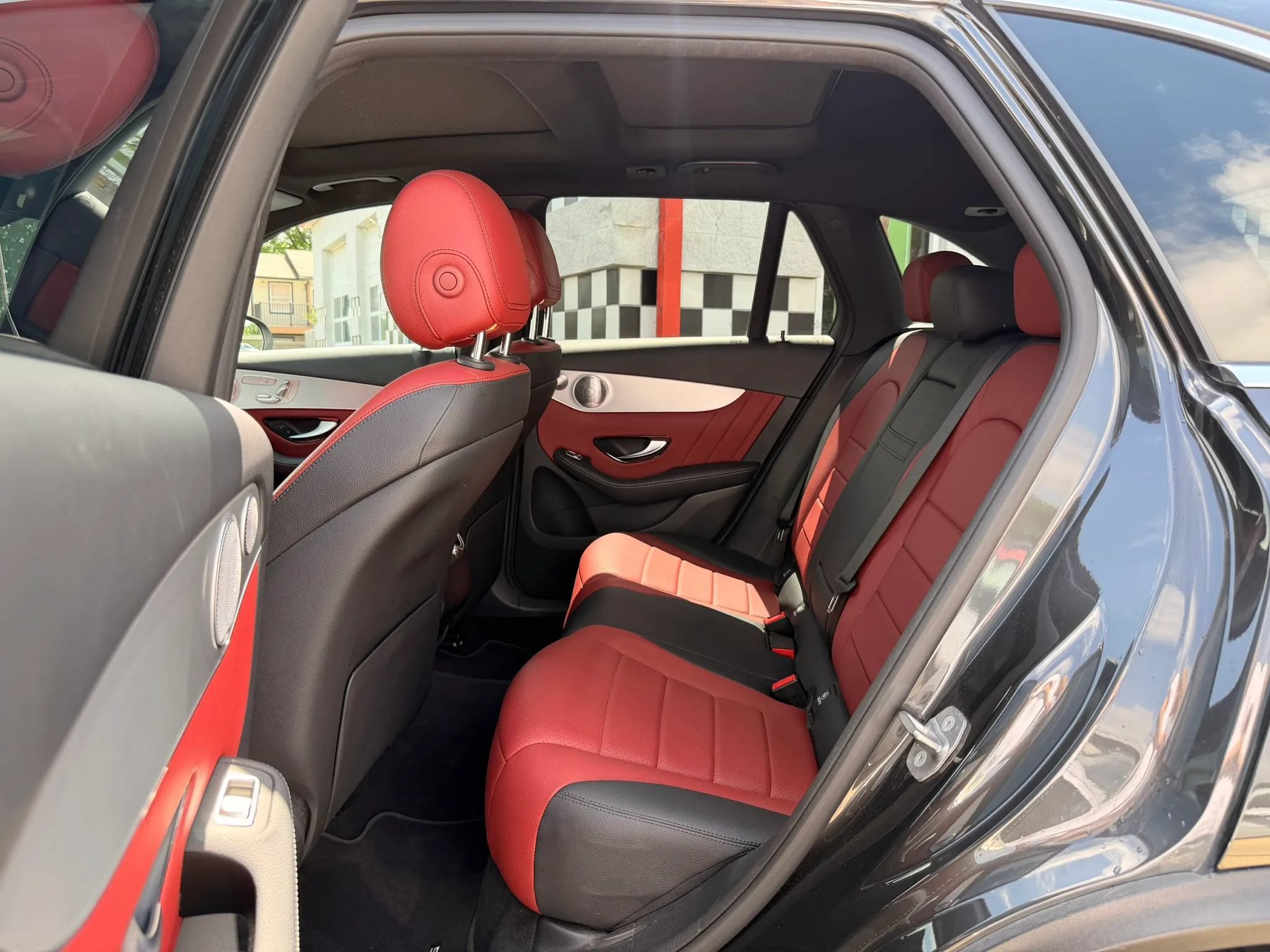 Used 2020 Mercedes-Benz GLC 300 4MATIC image 27