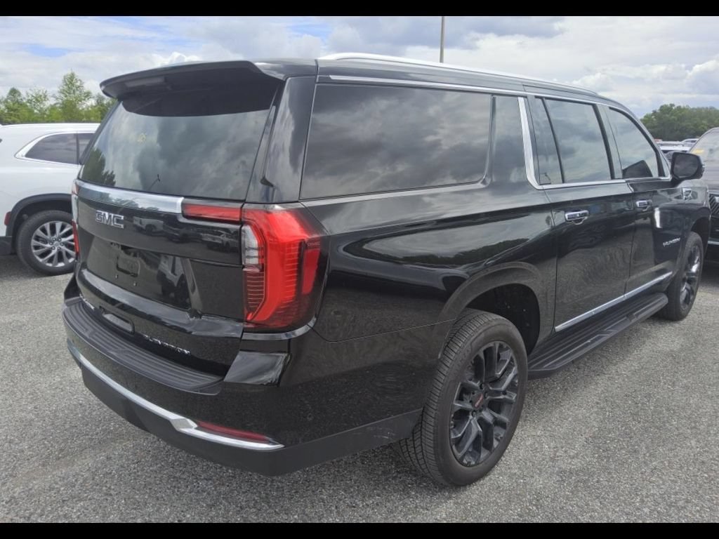 Used 2025 GMC Yukon XL Elevation w/ Elevation Premium Package RWD image 10