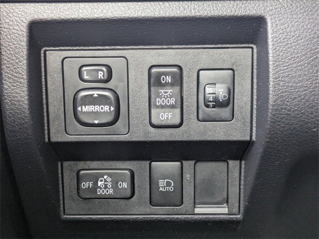 Used 2018 Toyota Tundra SR image 21