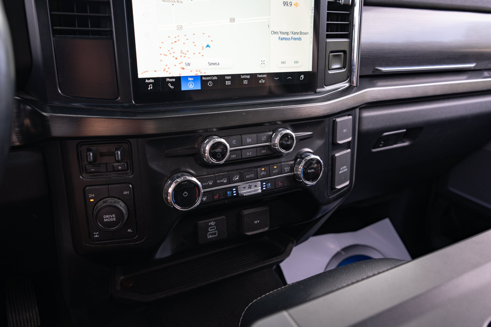 Used 2024 Ford F350 Lariat w/ Chrome Package AWD/4WD image 25