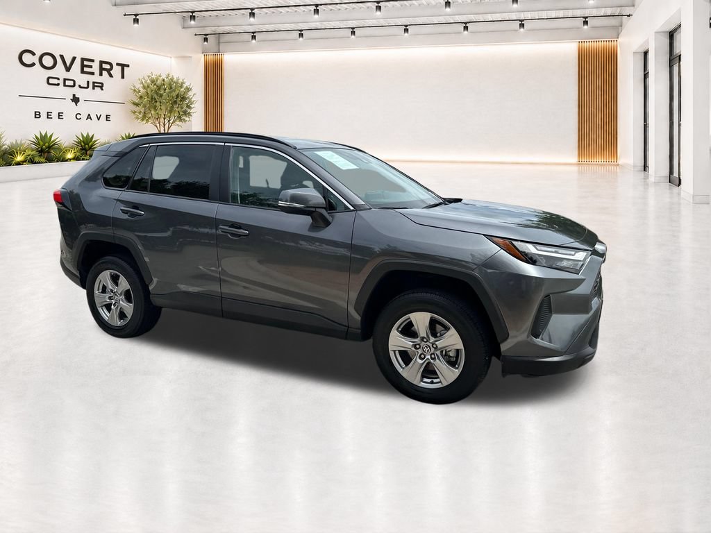 Used 2025 Toyota RAV4 XLE FWD image 15