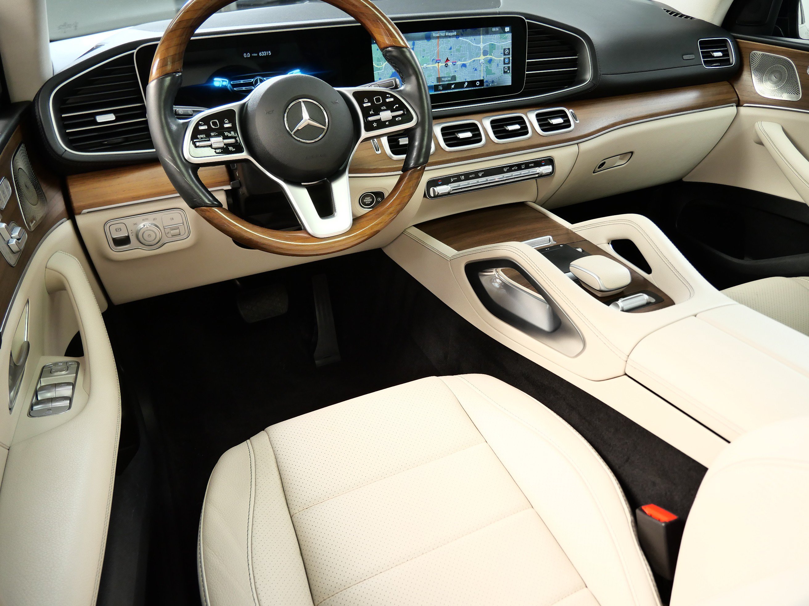 Used 2022 Mercedes-Benz GLS 450 4MATIC image 2