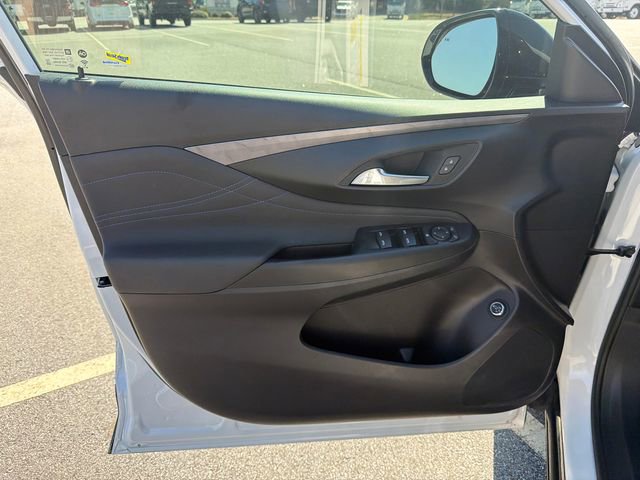 Certified 2024 Buick Envista Sport Touring w/ Convenience I Package image 10