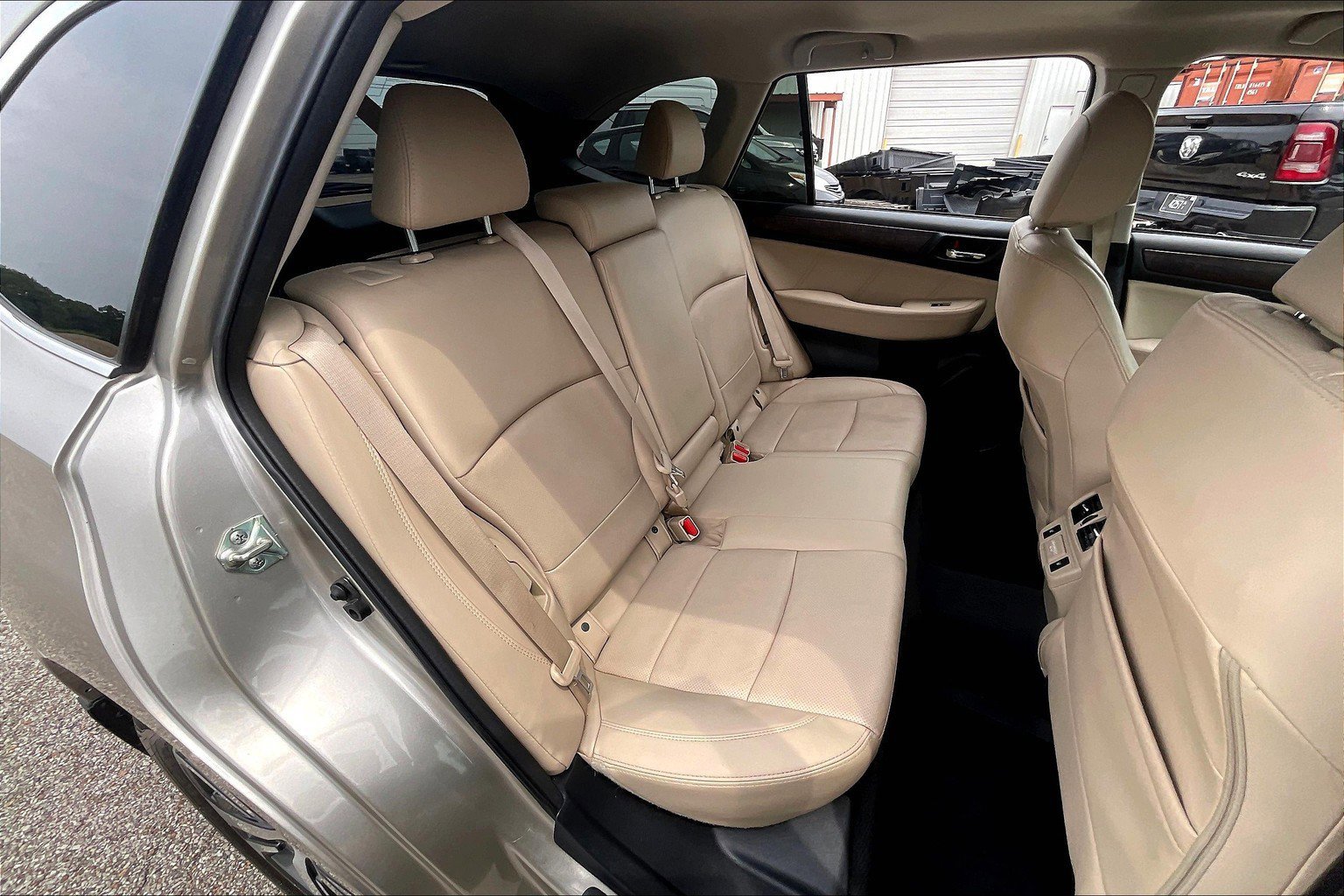 Used 2018 Subaru Outback 2.5i Limited image 18