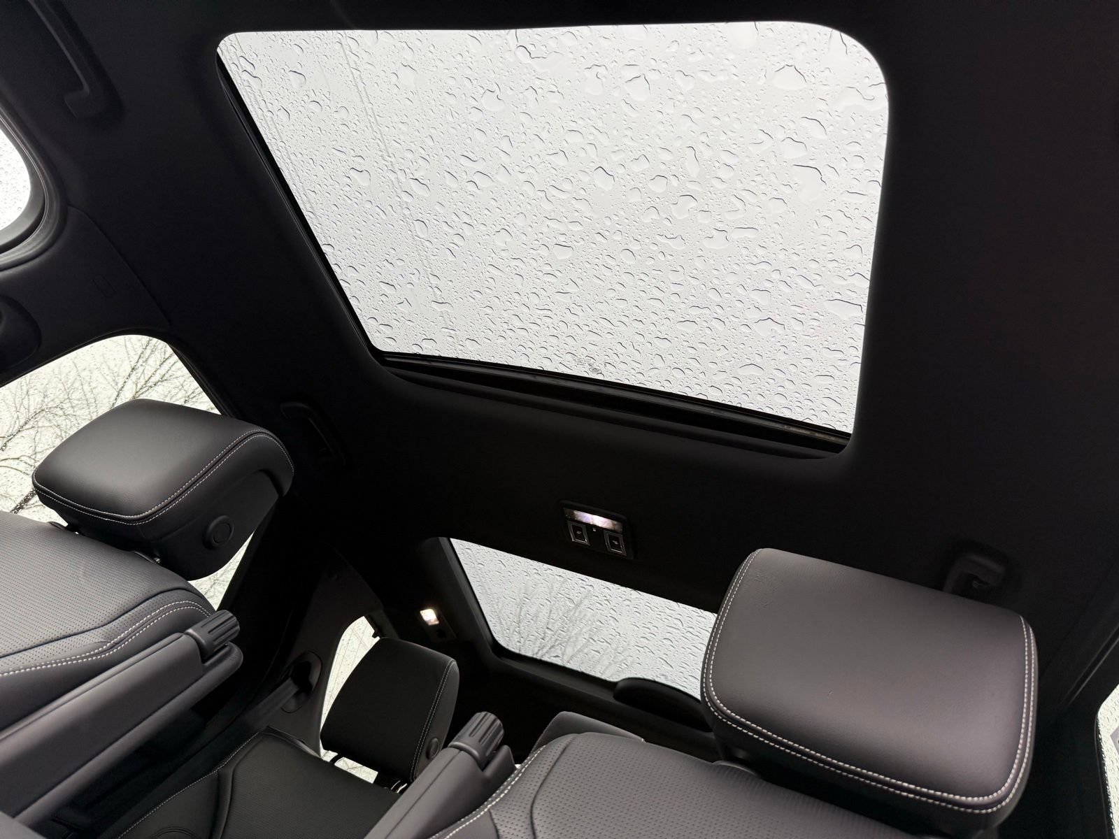 New 2026 Land Rover Discovery S AWD/4WD image 44