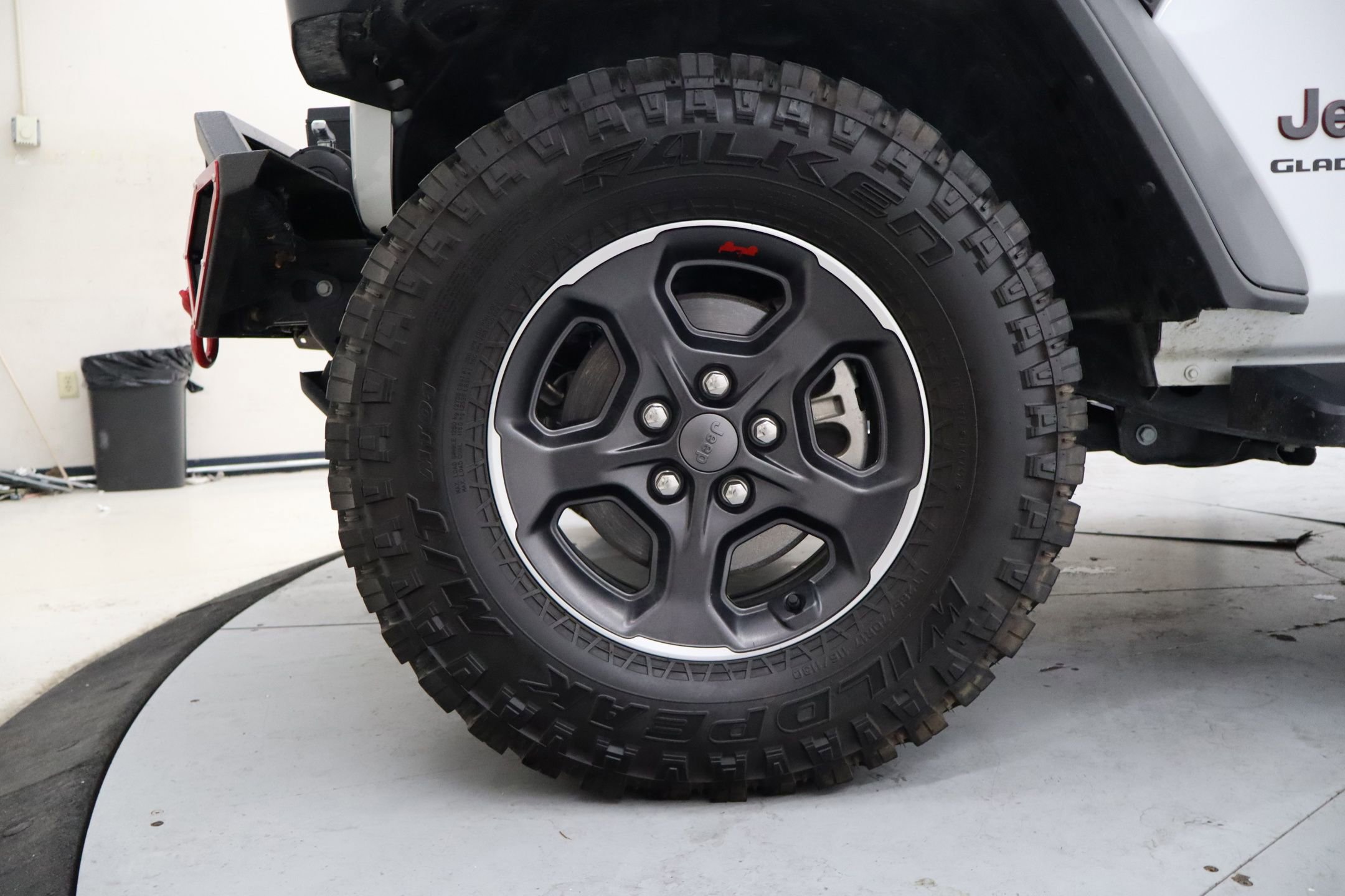 Used 2022 Jeep Gladiator Rubicon w/ Trailer Tow Package AWD/4WD image 9