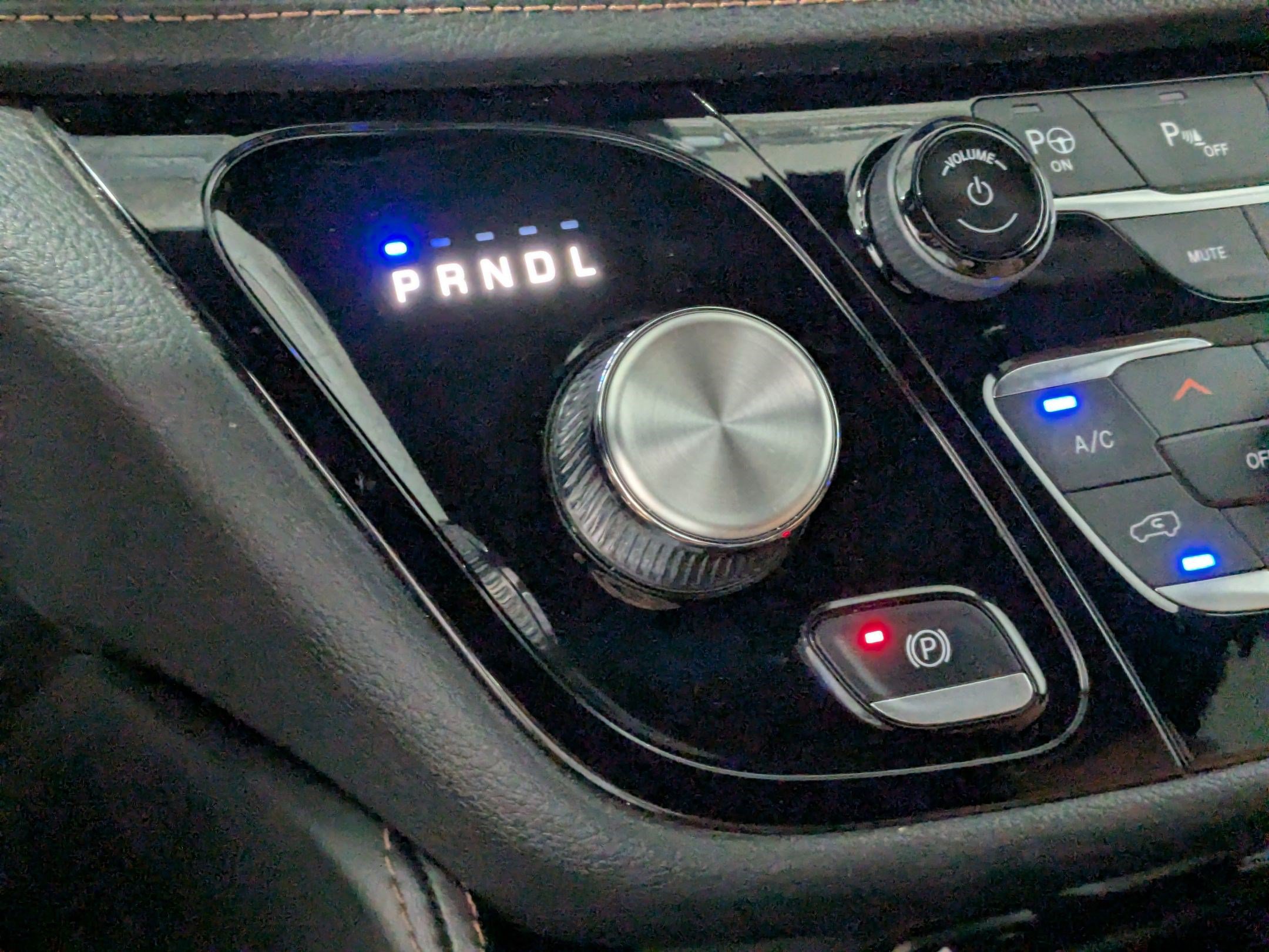 Certified 2024 Chrysler Pacifica Pinnacle FWD image 18
