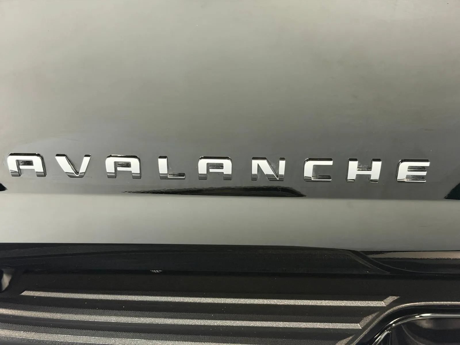 Used 2012 Chevrolet Avalanche LS AWD/4WD image 9