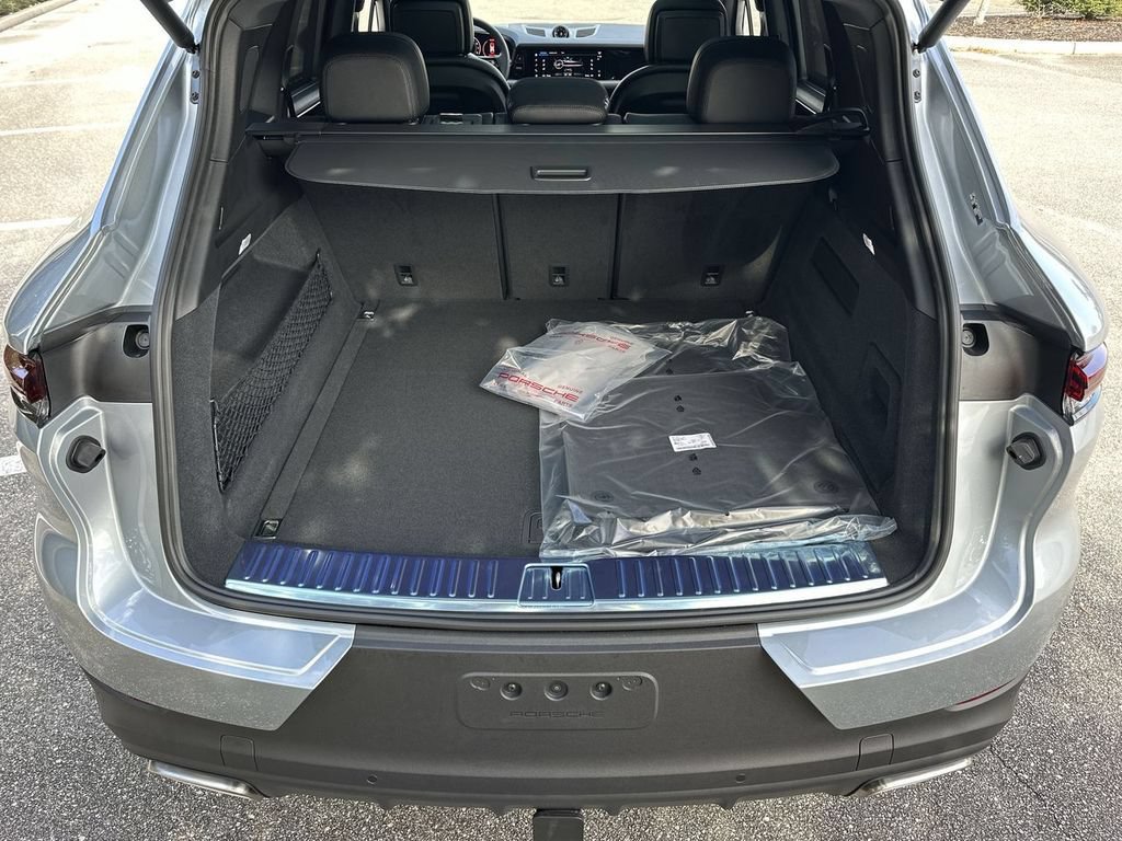 Certified 2026 Porsche Cayenne AWD/4WD image 20