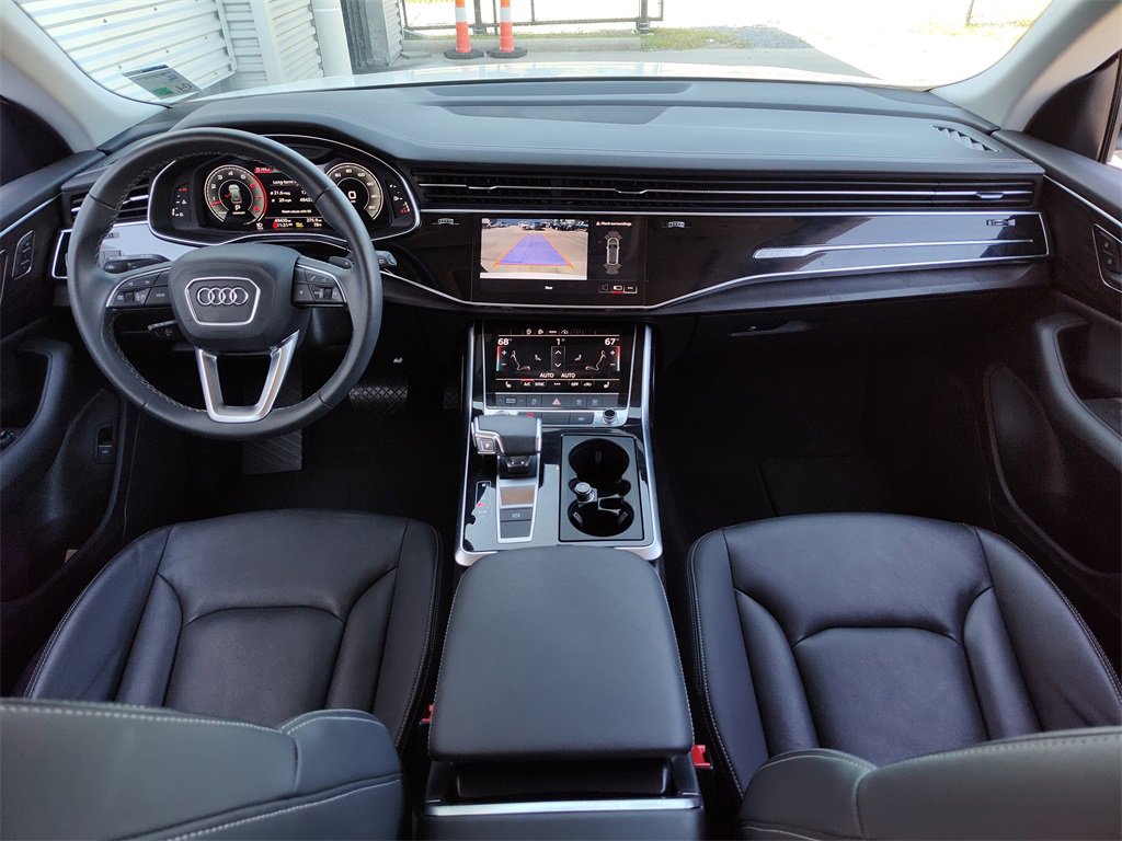 Used 2023 Audi Q8 Premium image 31