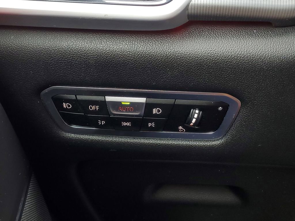 Used 2021 BMW X6 xDrive40i w/ M Sport Package image 17