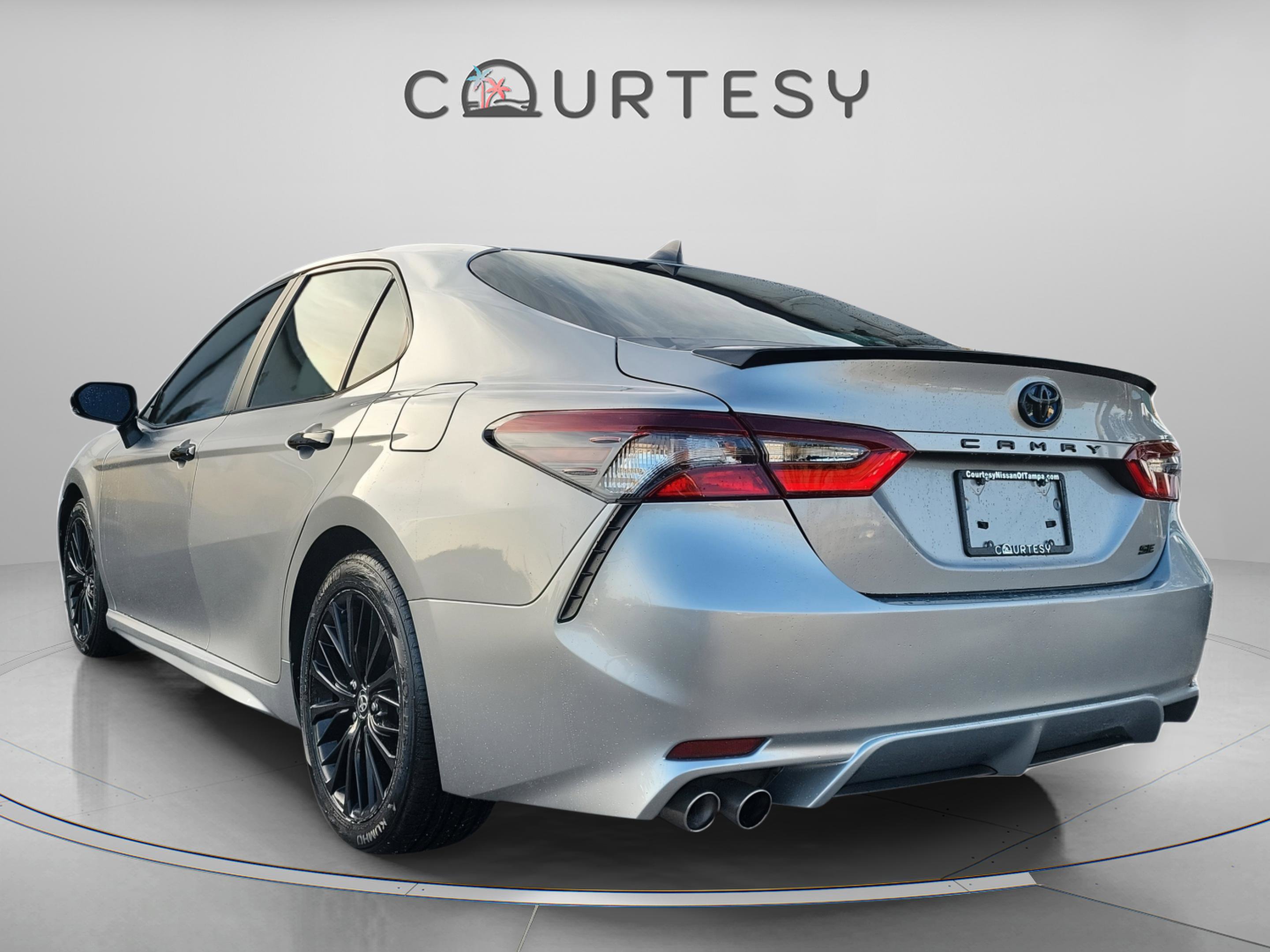 Used 2022 Toyota Camry SE image 5