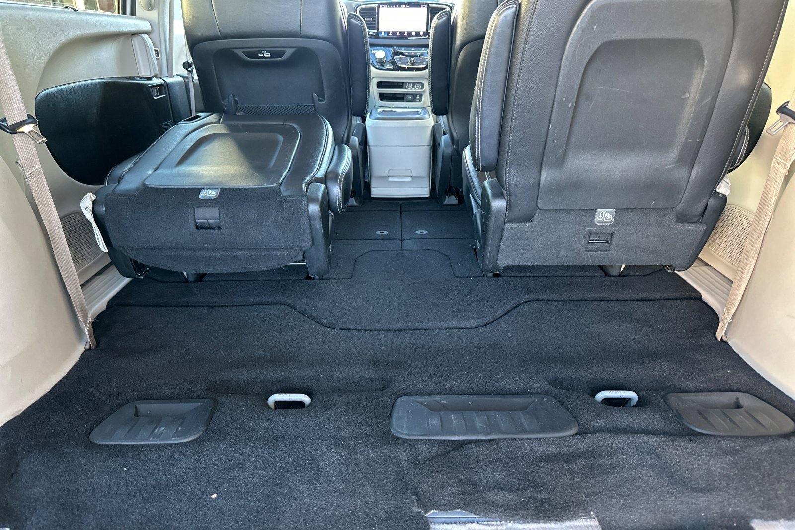 Used 2022 Chrysler Pacifica Touring-L image 17