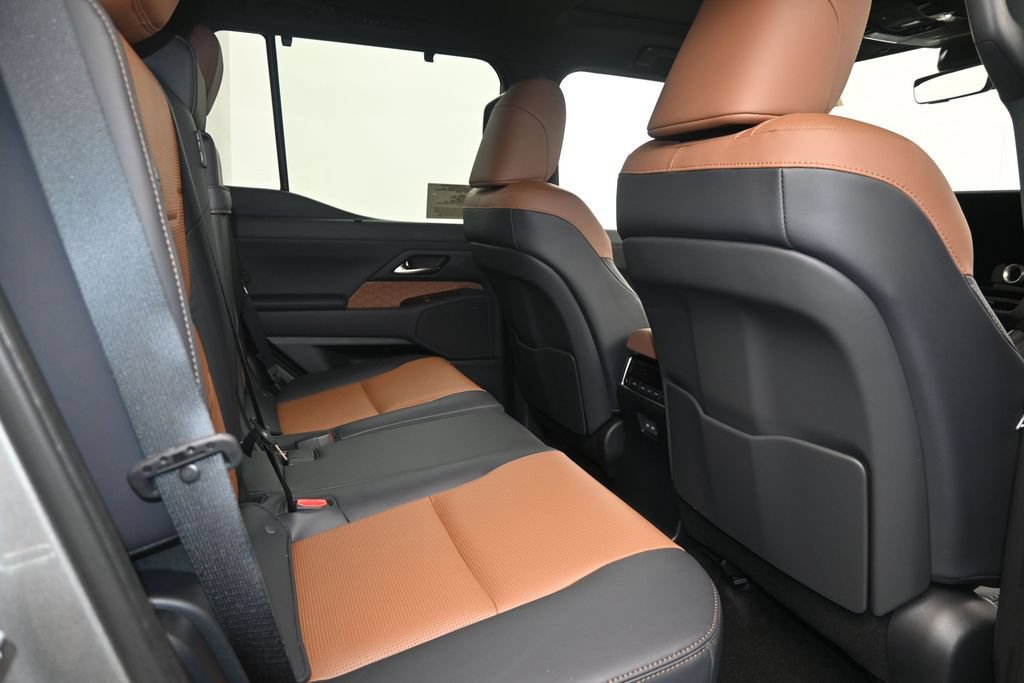 New 2026 Lexus GX 550 w/ Accessory Package (2T) AWD/4WD image 11