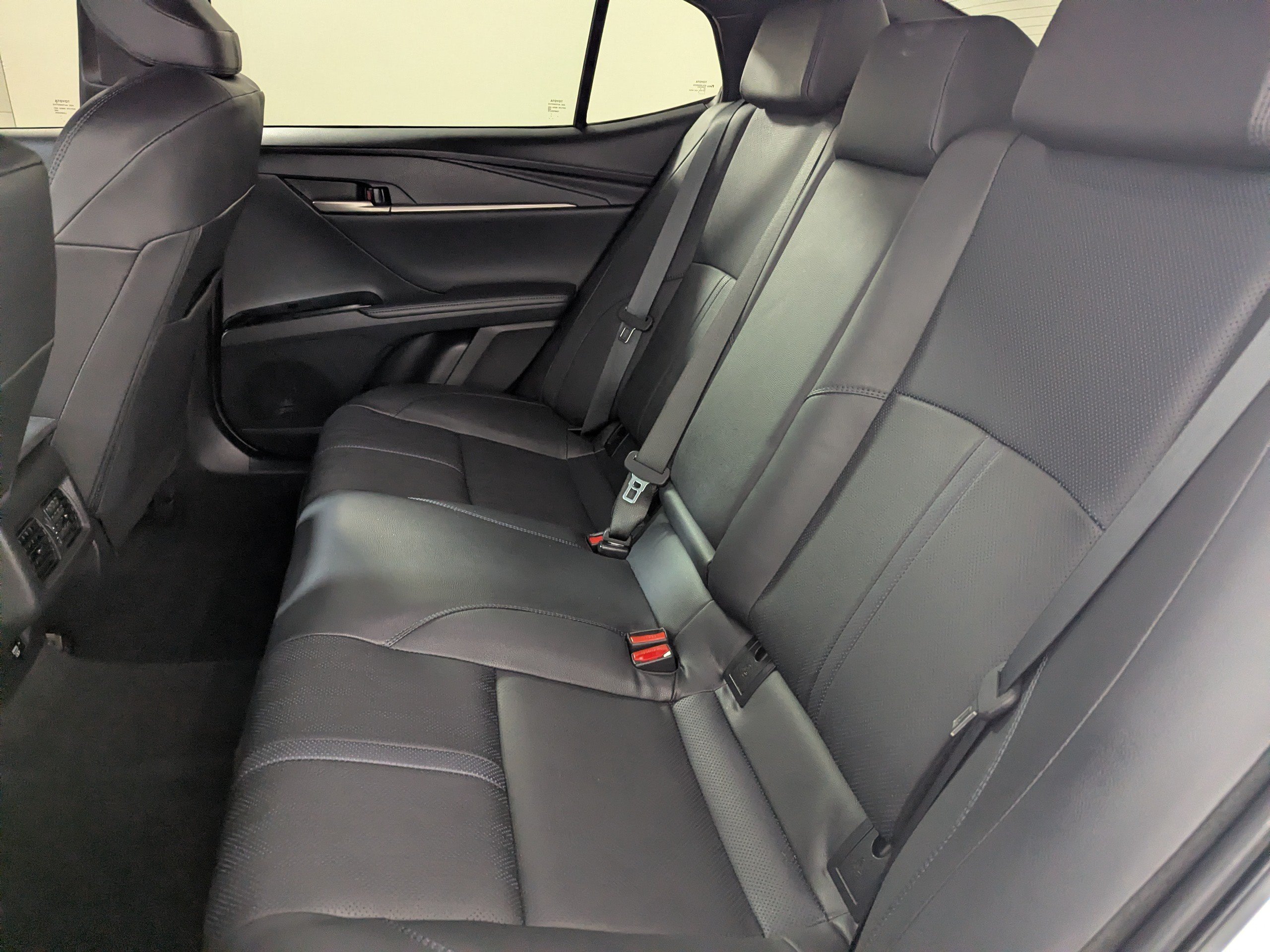 Used 2025 Toyota Camry XSE FWD image 16
