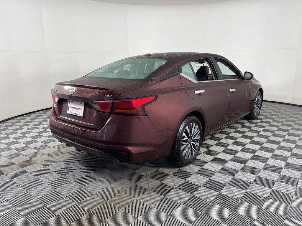 Used 2024 Nissan Altima 2.5 SV image 14