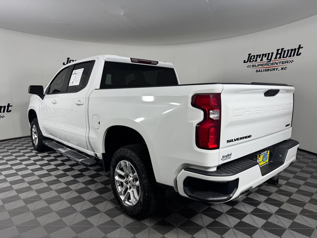 Used 2022 Chevrolet Silverado 1500 RST w/ Z71 Off-Road Package AWD/4WD image 8
