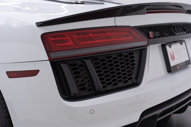 Used 2017 Audi R8 V10 AWD/4WD image 28