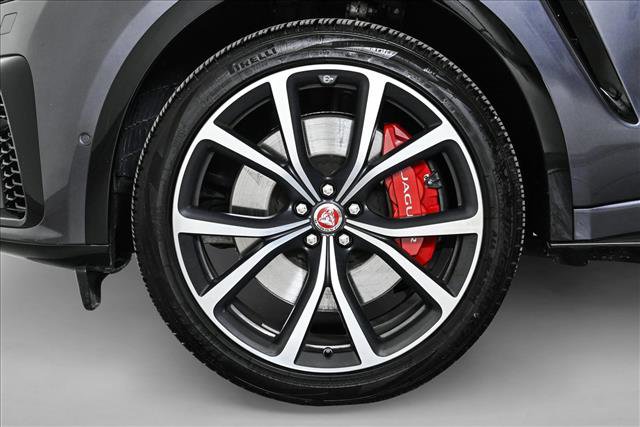 Used 2022 Jaguar F-PACE SVR image 25