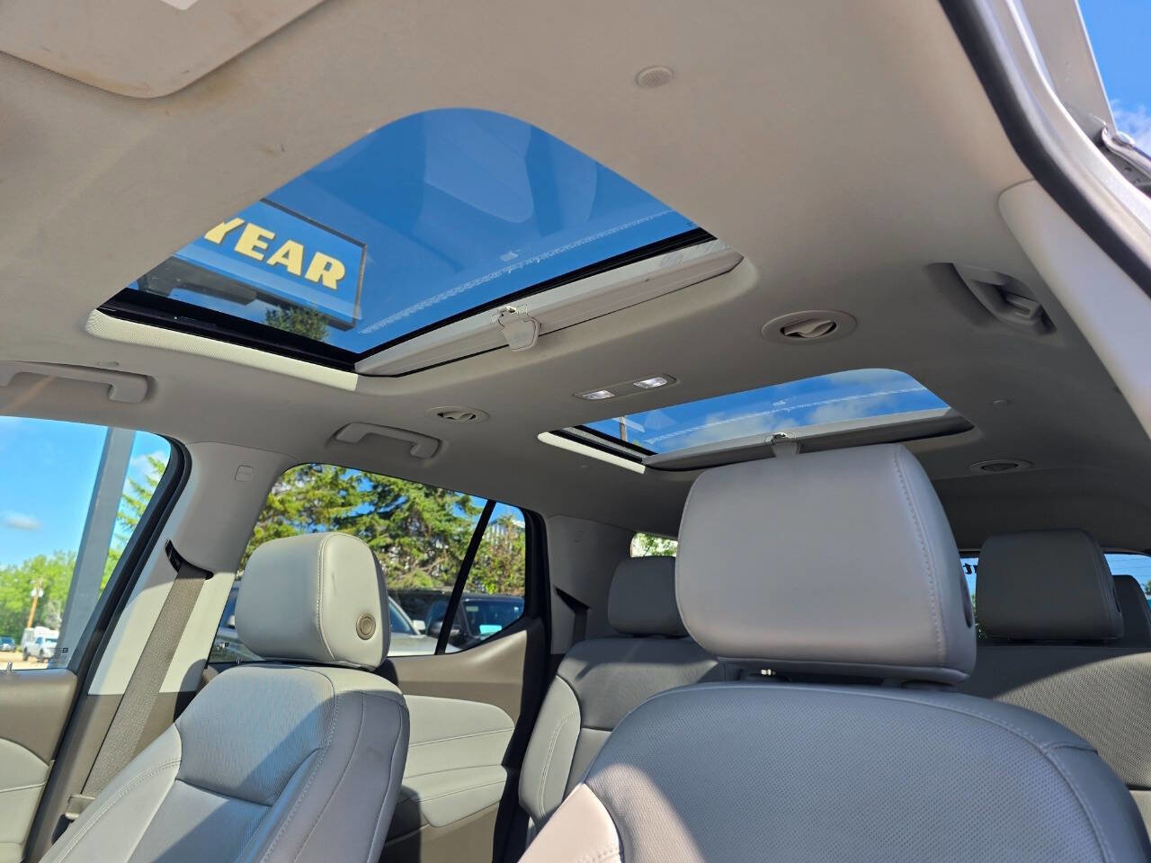 Used 2018 Chevrolet Traverse Premier image 27