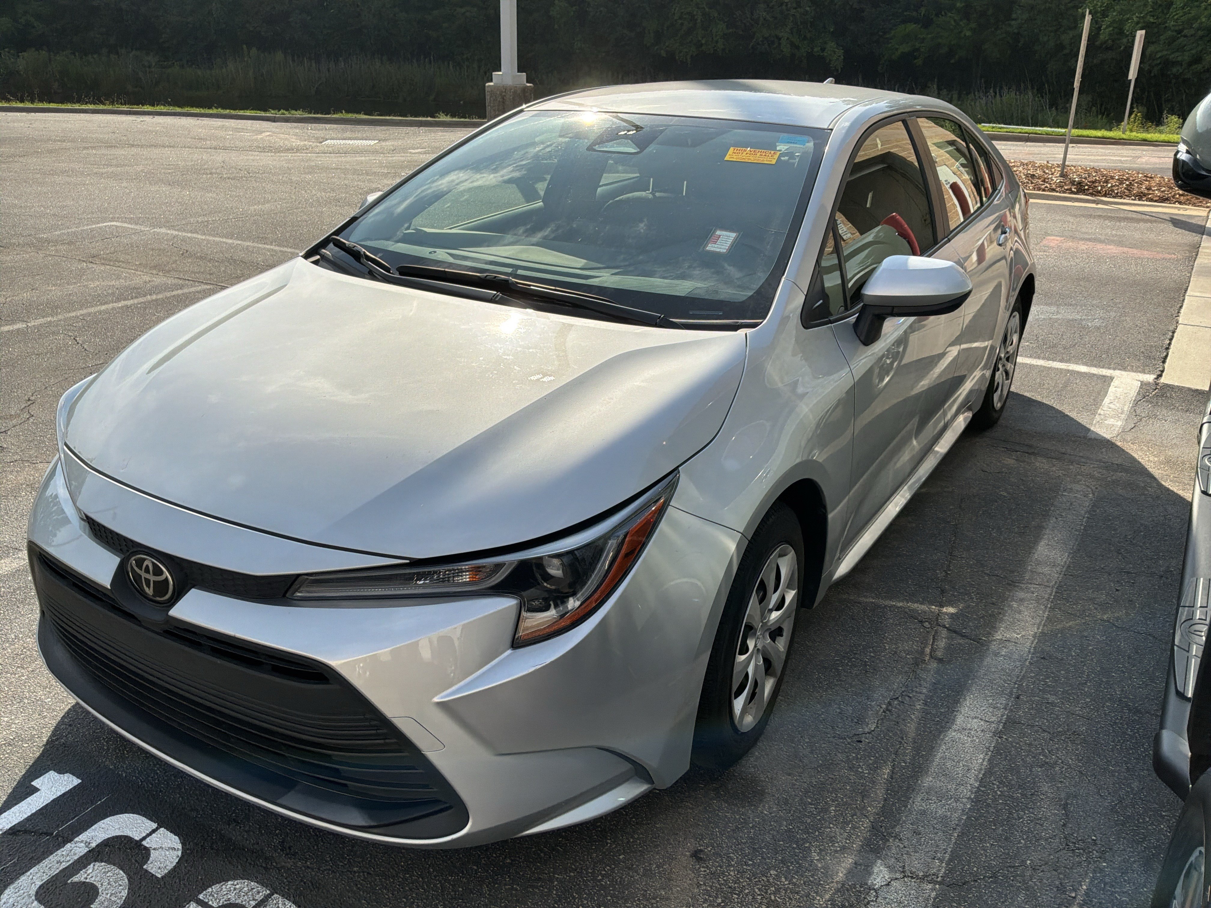 Used 2023 Toyota Corolla LE FWD image 38