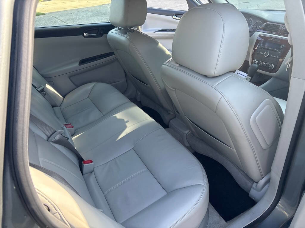Used 2009 Chevrolet Impala LT w/ Luxury Edition Package image 12