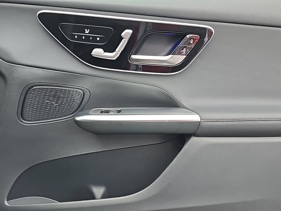 New 2026 Mercedes-Benz GLC 300 4MATIC image 29