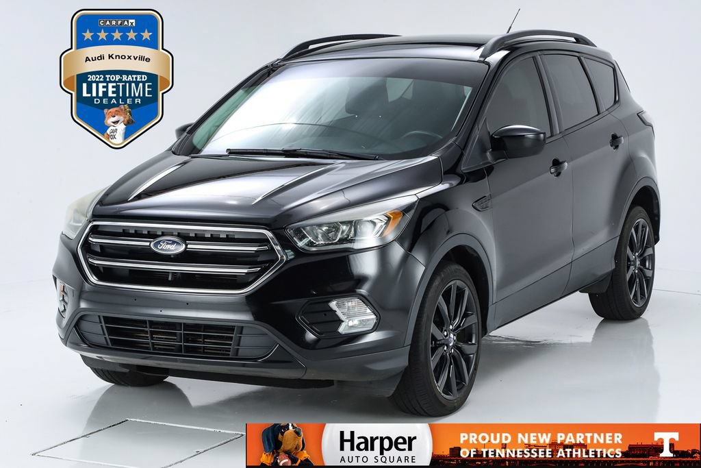Used 2017 Ford Escape SE w/ Equipment Group 201A AWD/4WD image 1