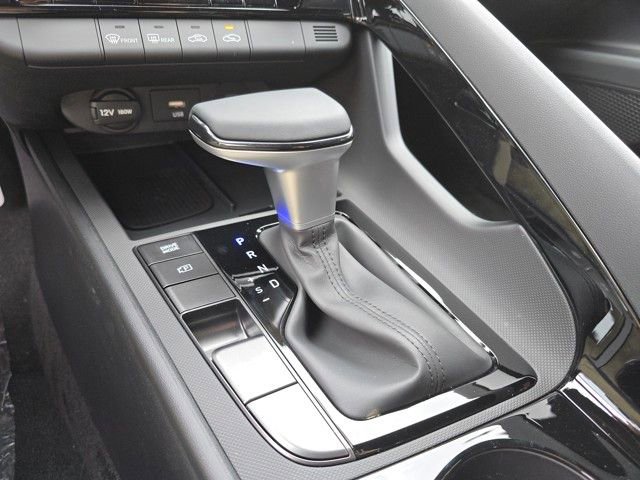Certified 2025 Hyundai Elantra SEL image 30