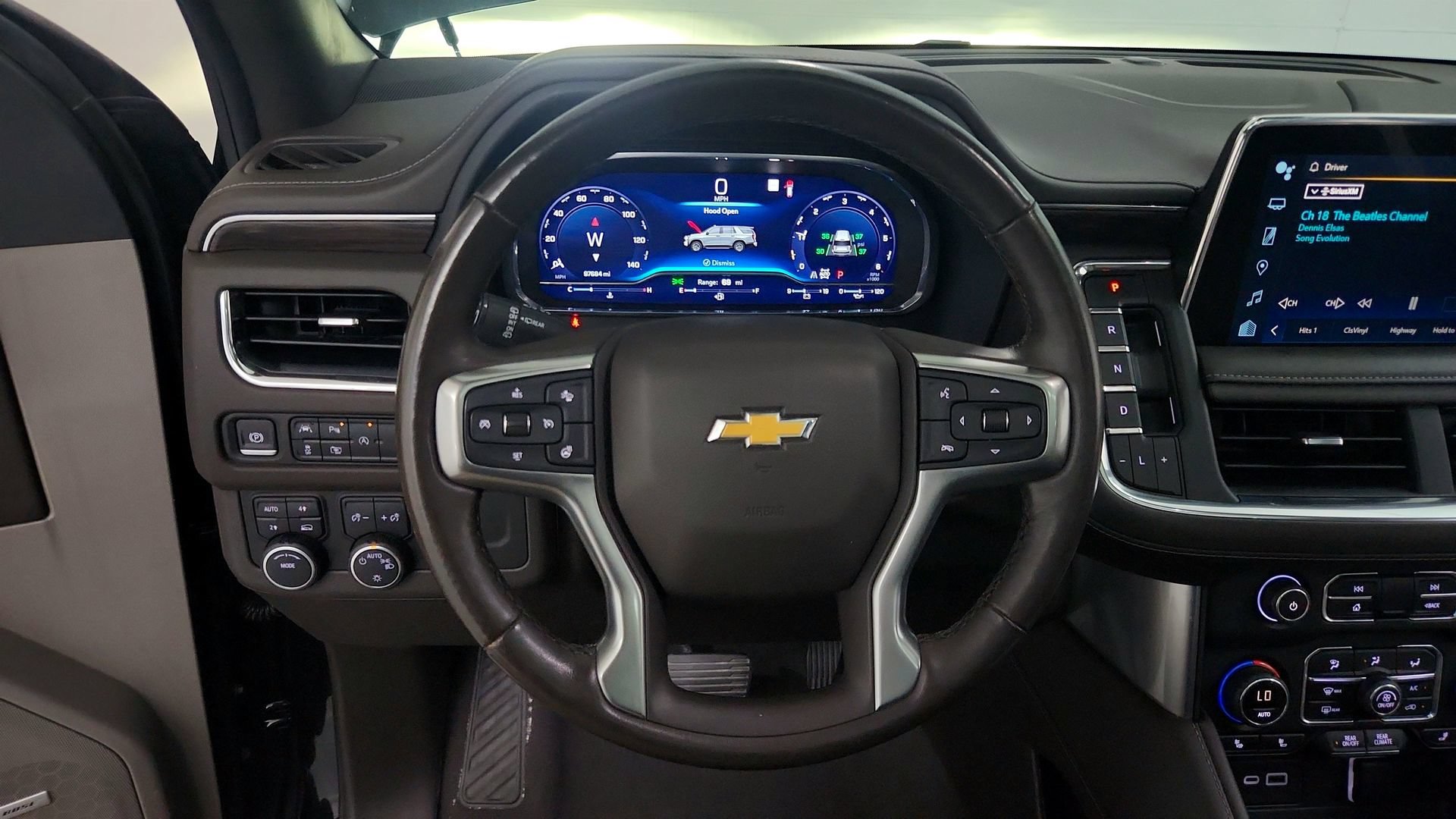 Used 2023 Chevrolet Tahoe LT w/ Luxury Package AWD/4WD image 19