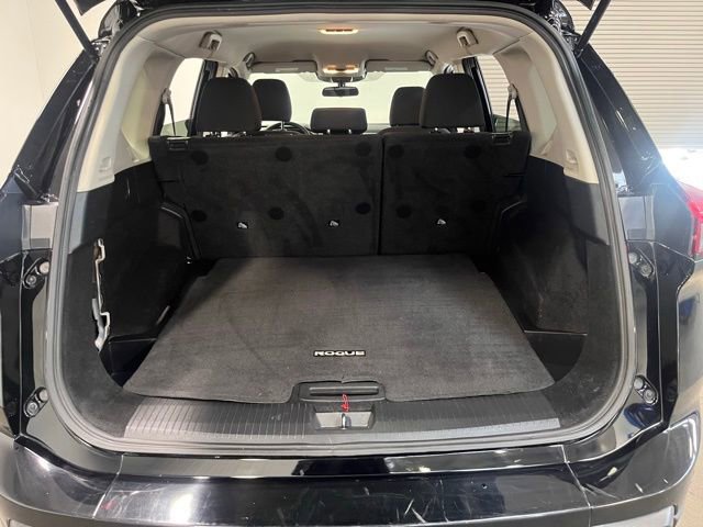Used 2024 Nissan Rogue S image 16