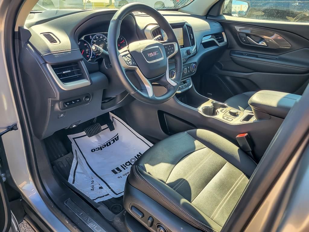 Used 2024 GMC Terrain Denali w/ Denali Premium Package image 10